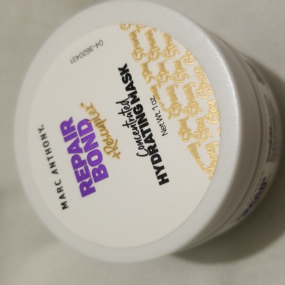 4/25 item. Marc Anthony Hydrating Mask